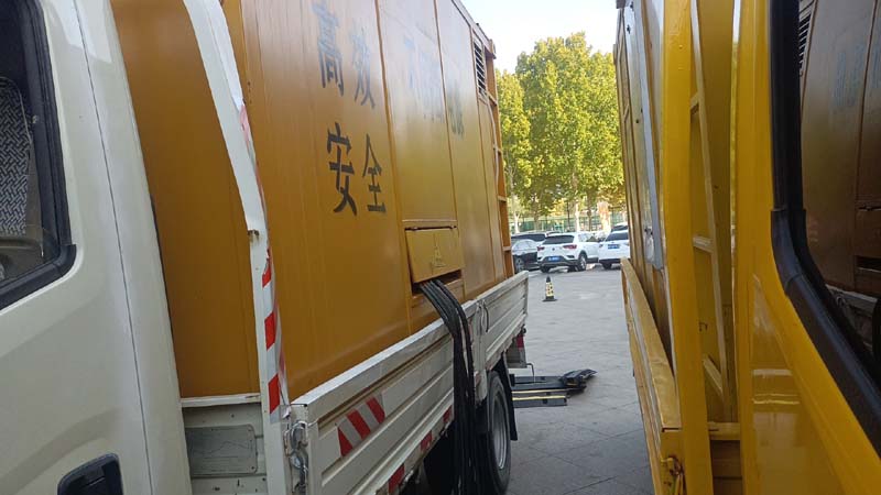 金台如何判断柴油发电机组和UPS电源的切换时间是否符合要求？