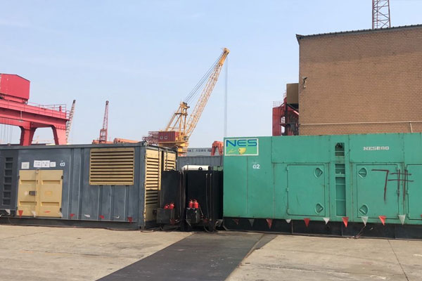 金台发电机出租空气滤清器的清洁频率是多少？