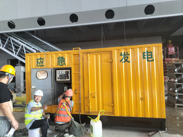 金台怎样判断空气滤清器是否需要更换？